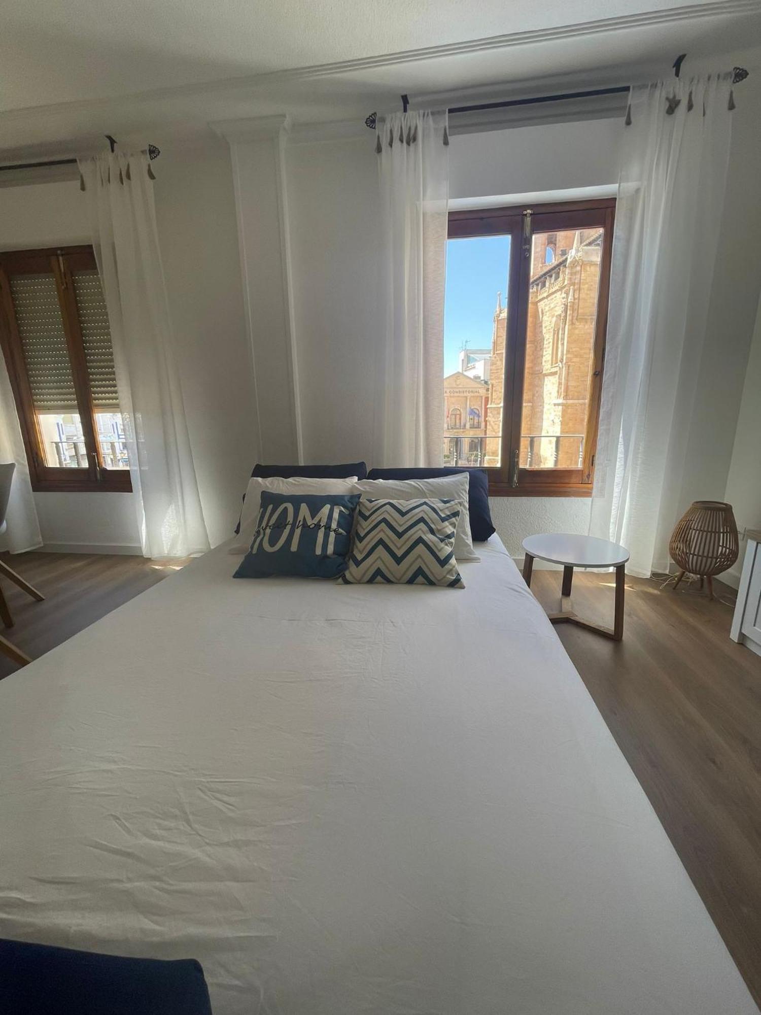Blanco Y Anil Plaza Apartment Valdepenas Exterior photo