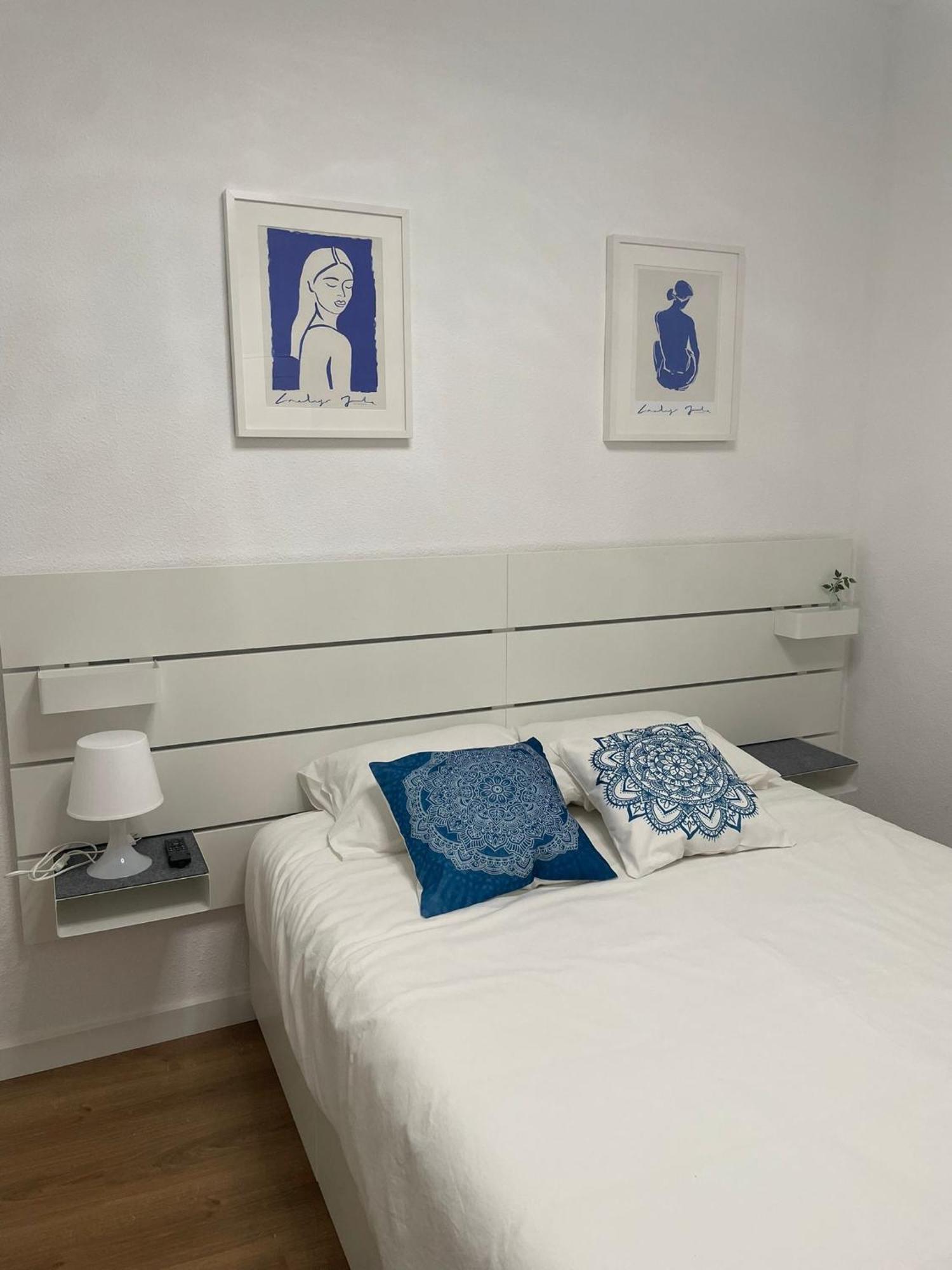Blanco Y Anil Plaza Apartment Valdepenas Exterior photo