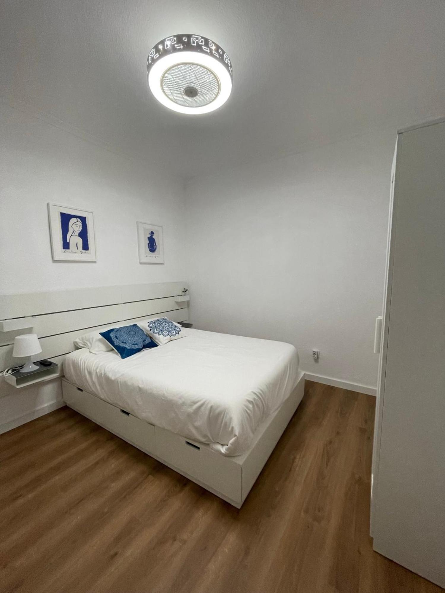 Blanco Y Anil Plaza Apartment Valdepenas Exterior photo